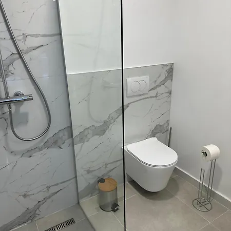Modern Apartment In Villa Тирана Екстер'єр фото
